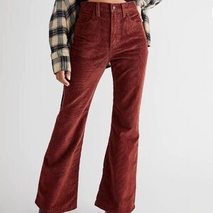Levi's 70’s High Rise Flare Corduroy Jeans in Mahogany Smooth